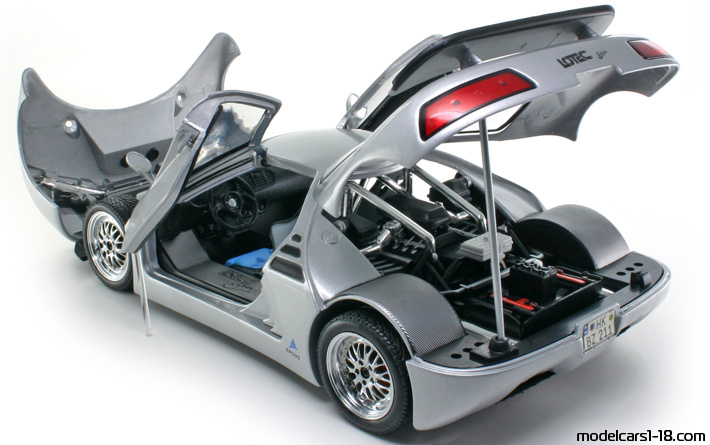 2000 - Lotec Sirius Maxi Car 1/18 (Сребрист) Отваряеми части