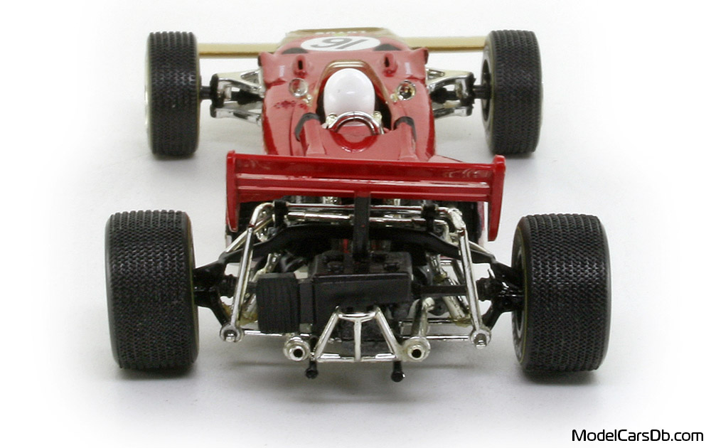 1970 - Lotus 72C Quartzo 1/43 (Червен / Злаетн) Задница
