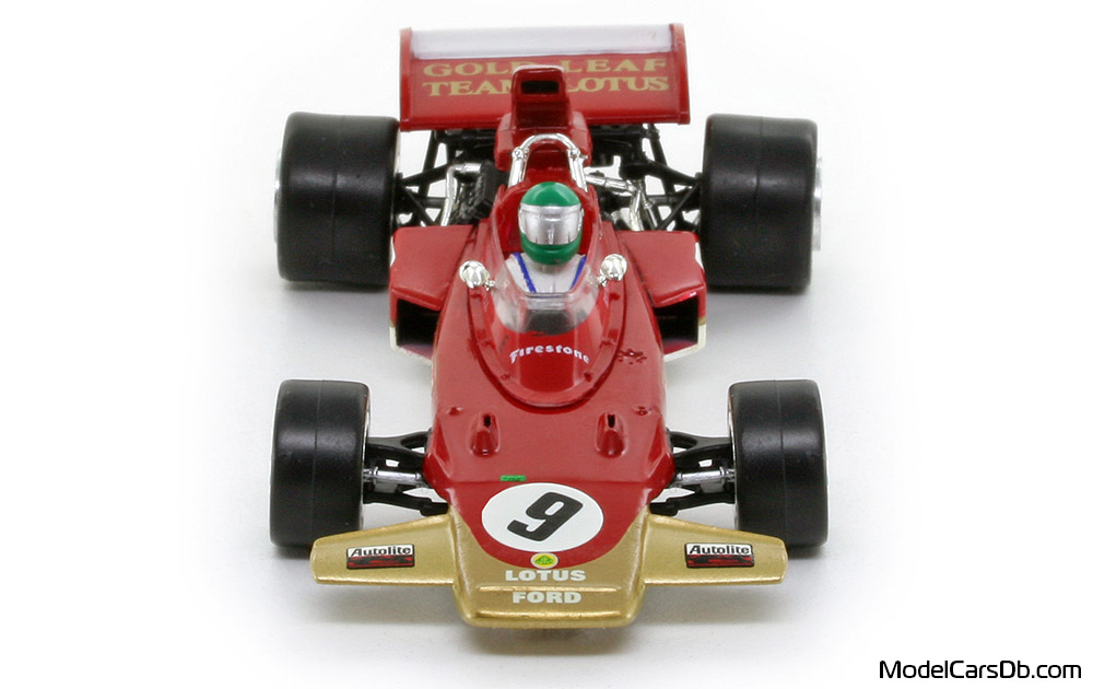 1971 - Lotus 72D Quartzo 1/43 (Червен / Злаетн) Предница