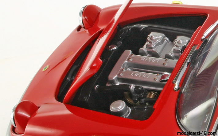 1961 - Lotus Elan S3 Sun Star 1/18 (Червен) Двигател