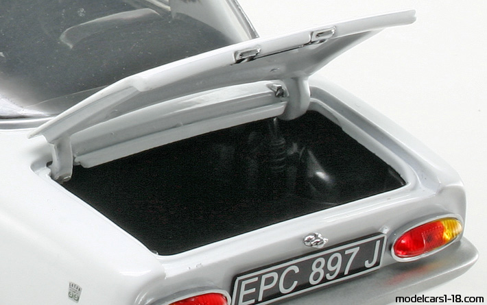 1961 - Lotus Elan S3 Sun Star 1/18 (Бял) Багажник / Отварящи се фарове