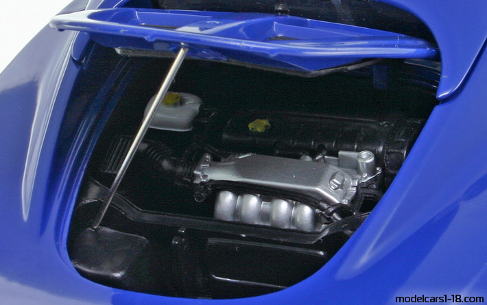 2002 - Lotus Elise 111S Jadi 1/18 (Син) Двигател