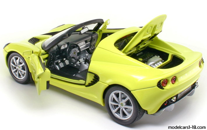 2003 - Lotus Elise 111S Welly 1/18 (Жълт) Отваряеми части