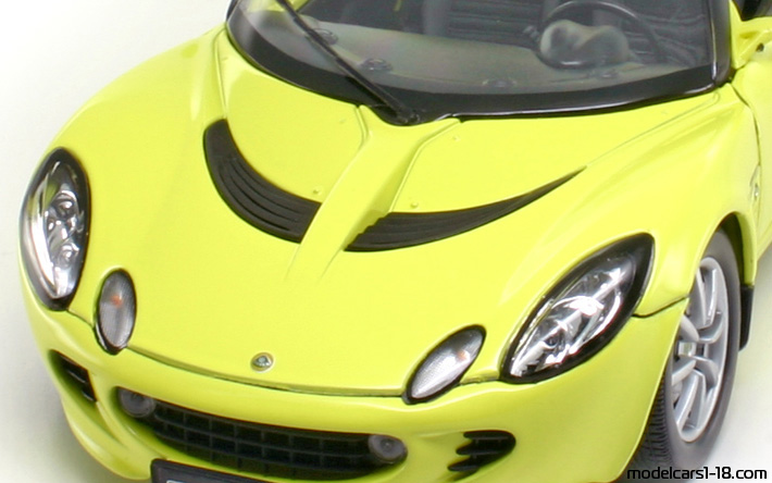 2003 - Lotus Elise 111S Welly 1/18 (Жълт) Багажник / Отварящи се фарове