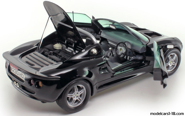 1996 - Lotus Elise Chrono 1/18 (Черен) Отваряеми части