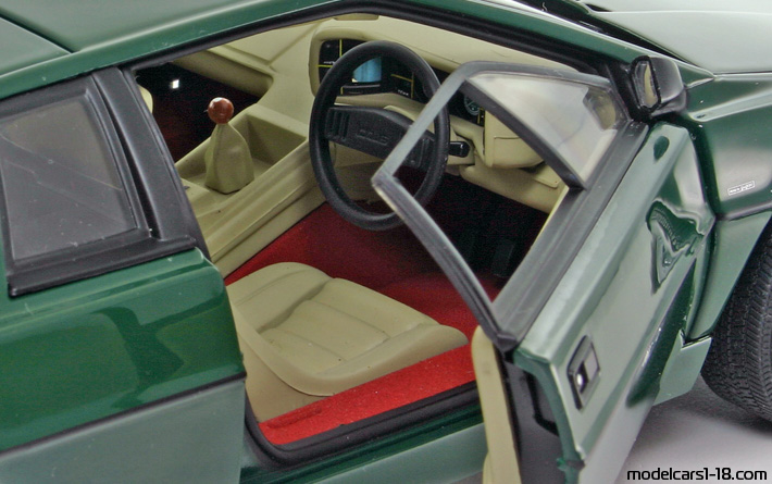 1977 - Lotus Esprit Type 79 AutoArt 1/18 (Зелен) Интериор арматурно табло