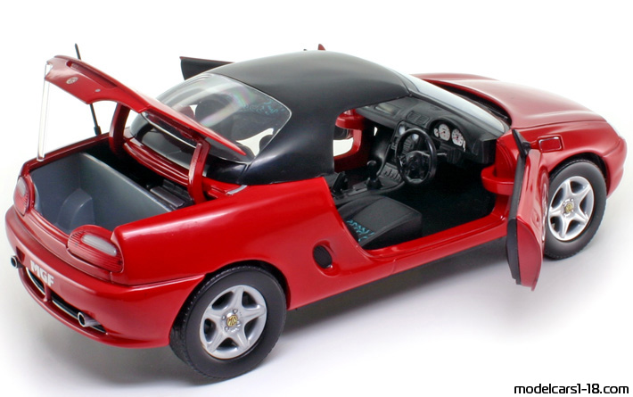 1995 - MG MGF Corgi 1/18 (Червен / Черен) Отваряеми части