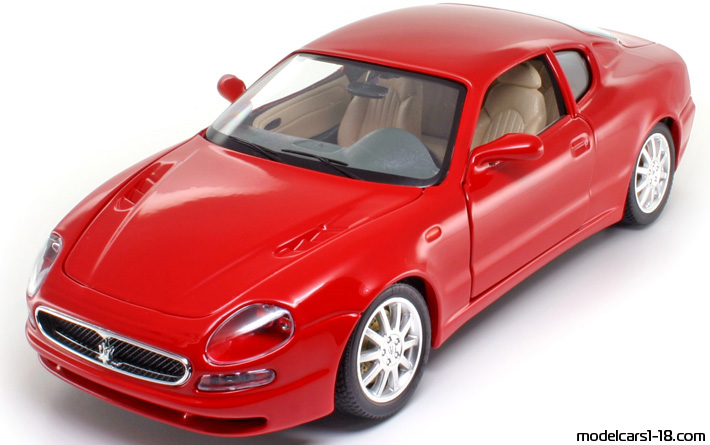 1998 - Maserati 3200 GT Bburago 1/18 (Син) Предна лява страна