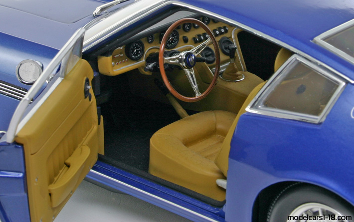1969 - Maserati Ghibli Minichamps 1/18 (Син) Интериор арматурно табло