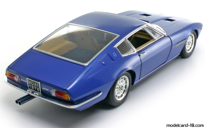 1969 - Maserati Ghibli Minichamps 1/18 (Син) Задна дясна страна