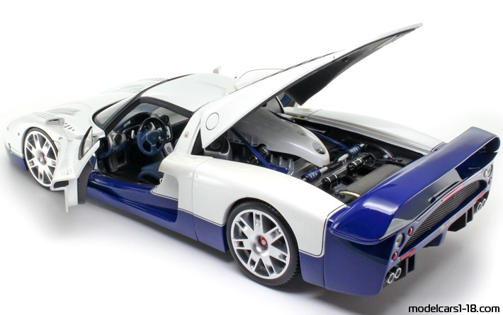 2004 - Maserati MC12 Elite 1/18 (Бял / Син) Отваряеми части