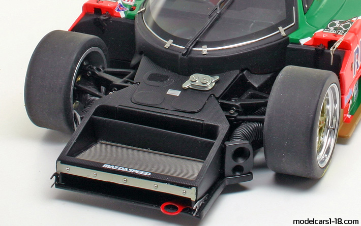 1991 - Mazda 787B AutoArt 1/18 (Червен / Зелен) Багажник / Отварящи се фарове