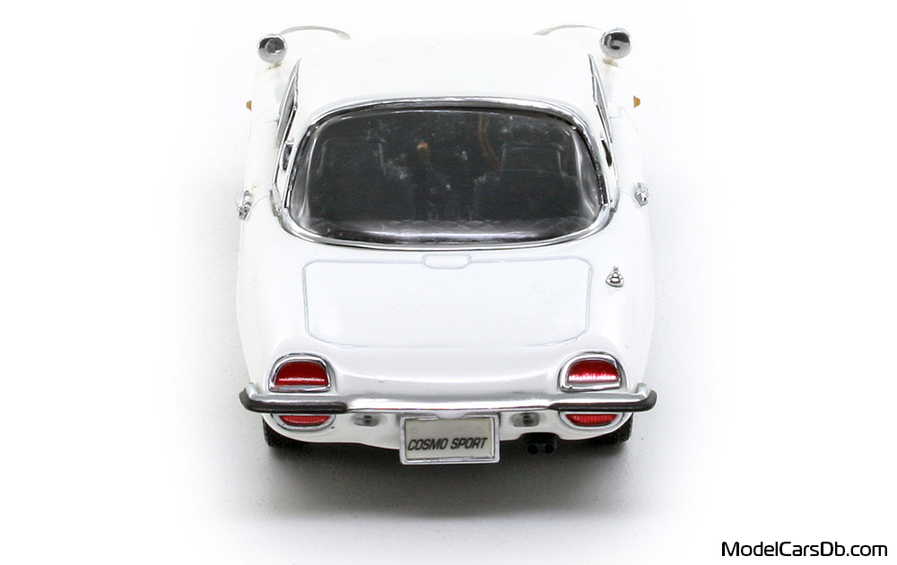 1967 - Mazda Cosmo Sport Kyosho 1/43 (Бял) Задница