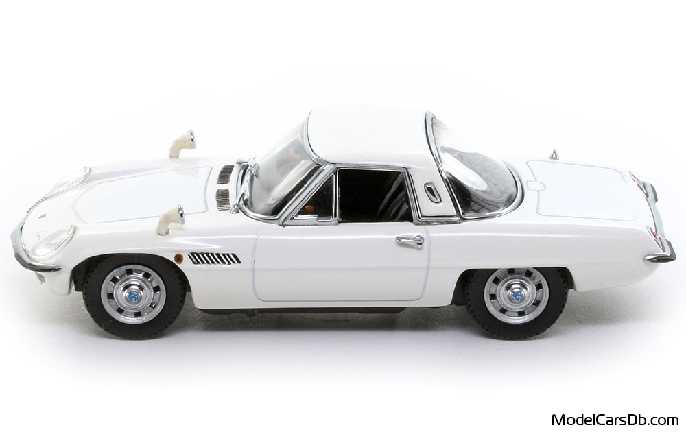 1967 - Mazda Cosmo Sport Kyosho 1/43 (Бял) Страна