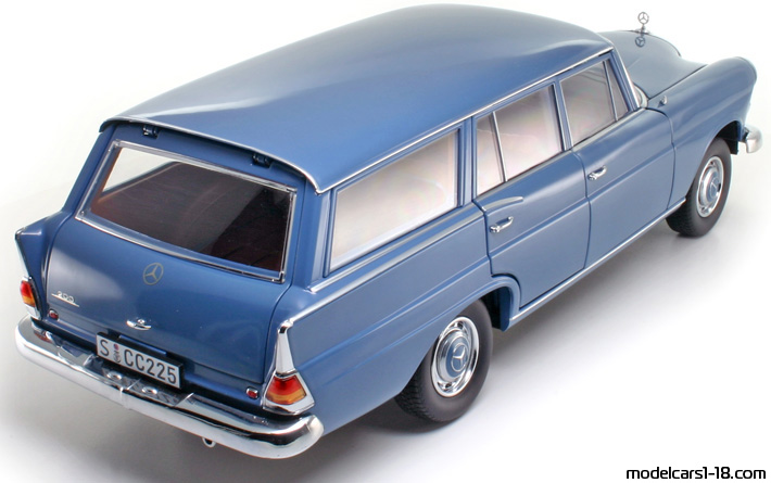 1961 - Mercedes 200 Universal (W110) Norev 1/18 (Син) Задна дясна страна