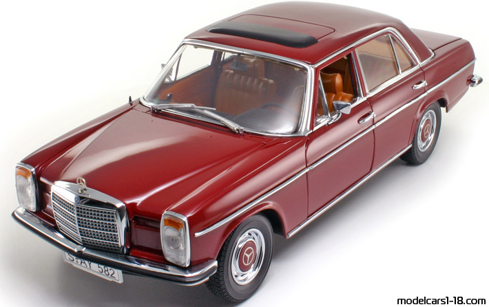 1968 - Mercedes 220 (W115) Sun Star 1/18 (Червен) Предна лява страна