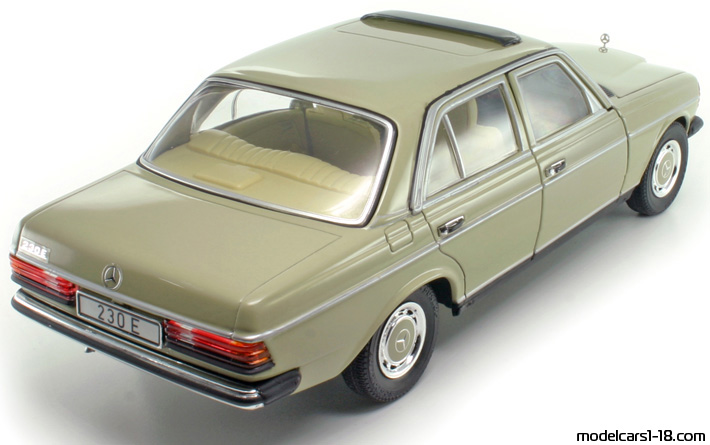 1976 - Mercedes 230 E (W123) Revell 1/18 (Кафяв) Задна дясна страна