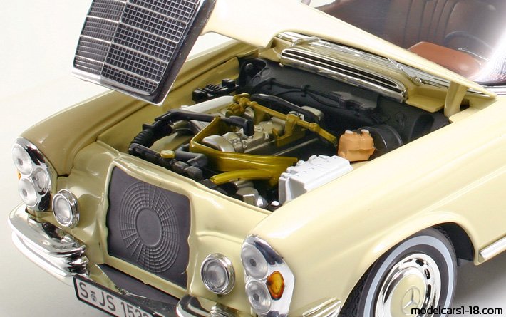 1969 - Mercedes 280 SE (W111) Norev 1/18 (Бял) Двигател