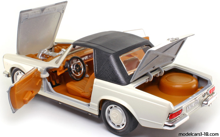 1963 - Mercedes 280 SL (W113) Techno Giodi 1/18 (Бял) Отваряеми части