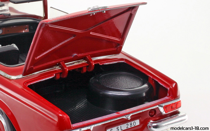 1963 - Mercedes 280 SL (W113) Techno Giodi 1/18 (Червен) Багажник / Отварящи се фарове