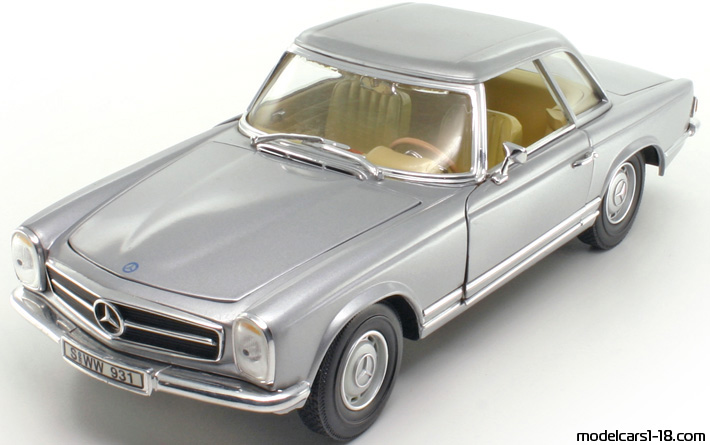 1963 - Mercedes 280 SL (W113) Anson 1/18 (Сребрист) Предна лява страна
