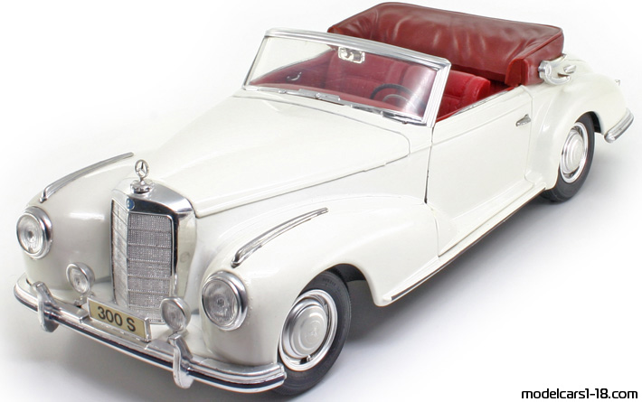 1955 - Mercedes 300 S (W188) Maisto 1/18 (Зелен) Предна лява страна