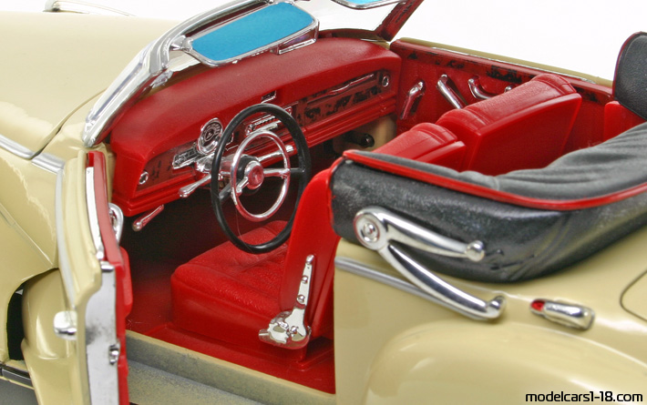 1955 - Mercedes 300 S (W188) Welly 1/18 (Бял) Интериор арматурно табло