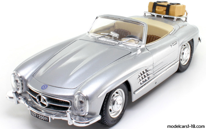1957 - Mercedes 300 SL (W198) Bburago 1/18 (Сребрист) Предна лява страна