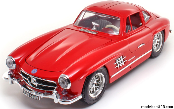 1954 - Mercedes 300 SL (W198) Bburago 1/18 (Red) Предна лява страна