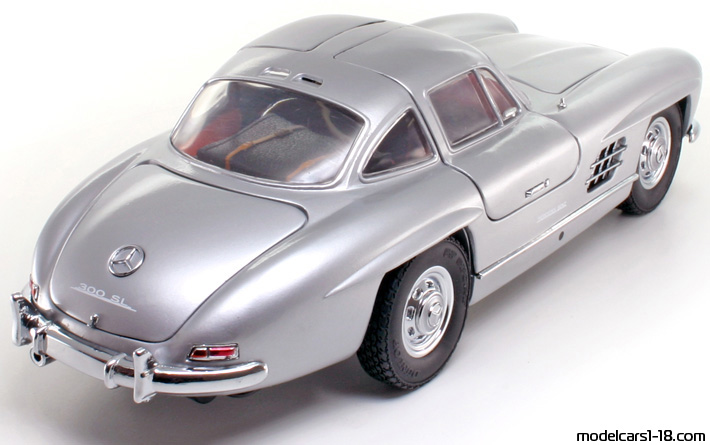 1954 - Mercedes 300 SL (W198) Kyosho 1/18 (Сребрист) Задна дясна страна