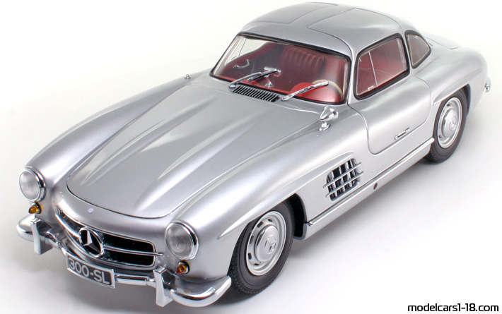 1954 - Mercedes 300 SL (W198) Minichamps 1/18 (Сребрист) Предна лява страна