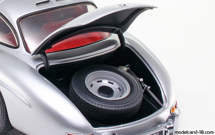 1954 - Mercedes 300 SL (W198) Minichamps 1/18 (Сребрист) Багажник / Отварящи се фарове