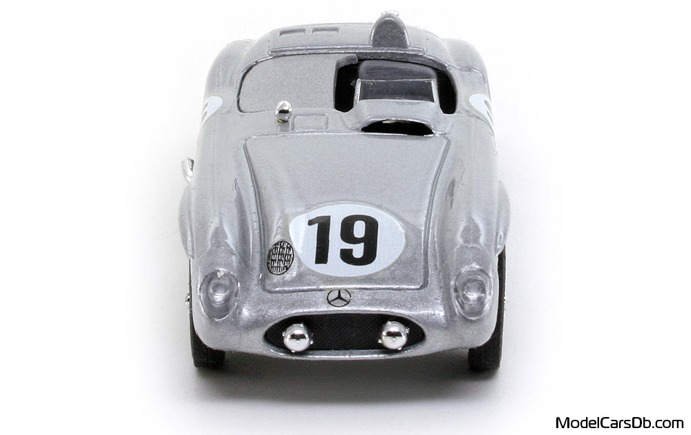 1955 - Mercedes 300 SLR (W196S) Brumm 1/43 (Сребрист / Бял) Предница