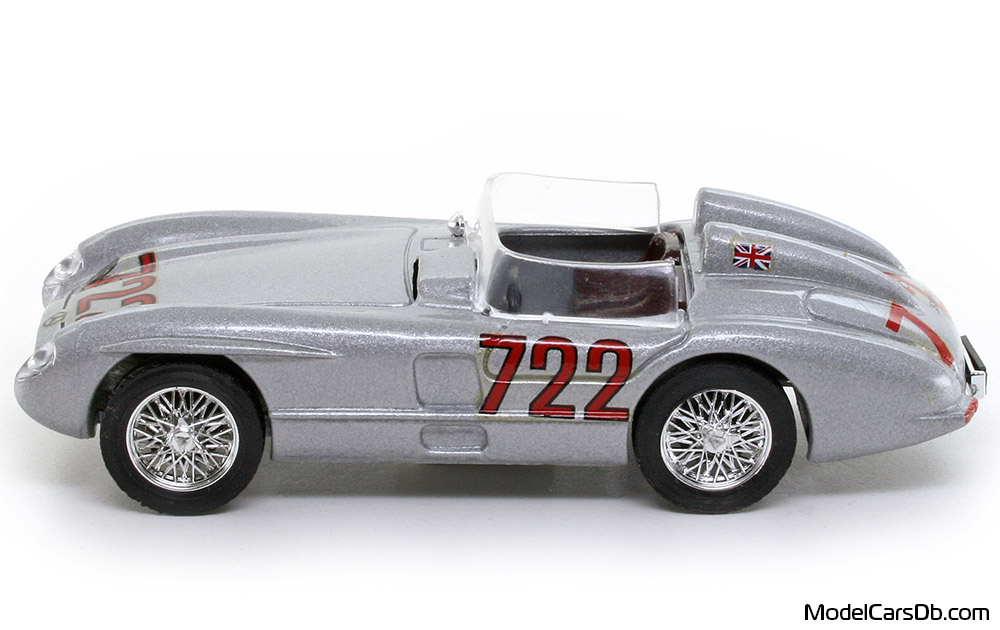 1955 - Mercedes 300 SLR (W196S) Brumm 1/43 (Сребрист) Страна