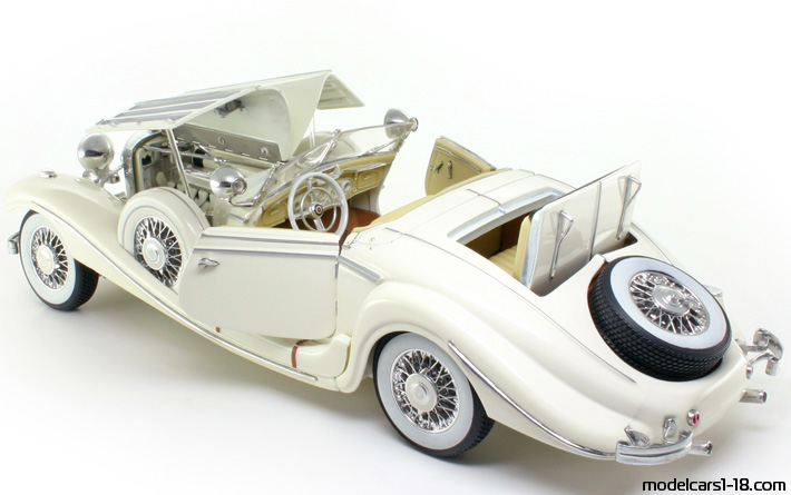 1936 - Mercedes 500 K Specialroadster (W29) Maisto 1/18 (Бял) Отваряеми части