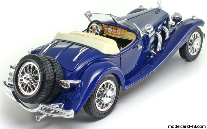 1936 - Mercedes 500 K (W29) Bburago 1/20 (Син) Задна дясна страна