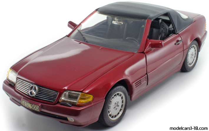 1989 - Mercedes 500 SL (R129) Revell 1/18 (Червен / Червен) Предна лява страна