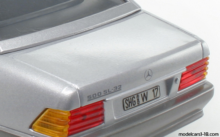 1989 - Mercedes 500 SL (R129) Revell 1/18 (Сребрист / Сив) Багажник / Отварящи се фарове