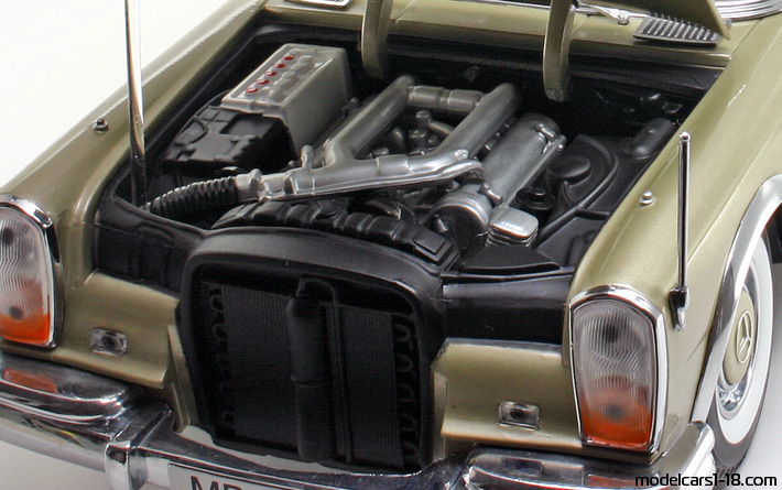 1966 - Mercedes 600 Pullman-Landaulet (W100) Sun Star 1/18 (Злаетн) Двигател