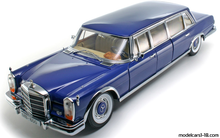 1966 - Mercedes 600 Pullman (W100) Sun Star 1/18 (Blue) Предна лява страна