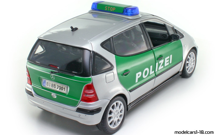 2001 - Mercedes A 140 L (W168) Police Maisto 1/18 (Сребрист / Зелен) Задна дясна страна