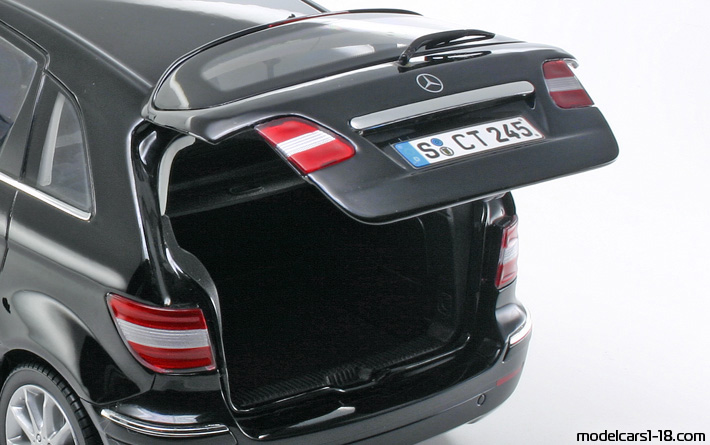 2005 - Mercedes B 200 (W245) Kyosho 1/18 (Черен) Багажник / Отварящи се фарове