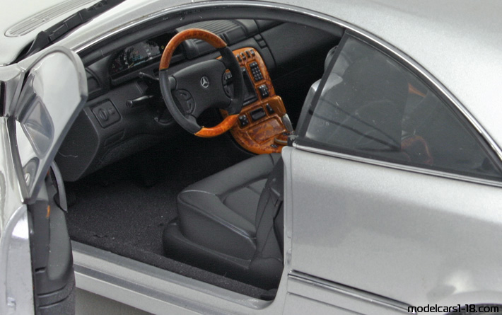1999 - Mercedes CL 500 (C215) AutoArt 1/18 (Сребрист) Интериор арматурно табло