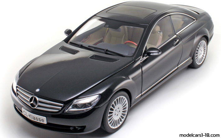 2006 - Mercedes CL 500 (C216) AutoArt 1/18 (Черен) Предна лява страна