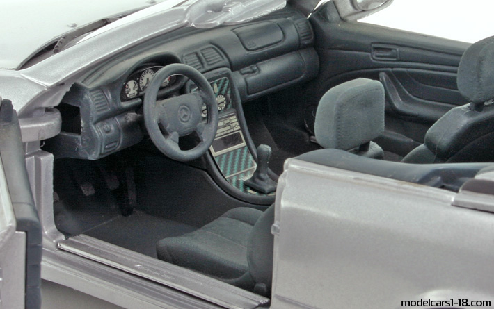 1997 - Mercedes CLK 320 (A208) Anson 1/18 (Сребрист) Интериор арматурно табло