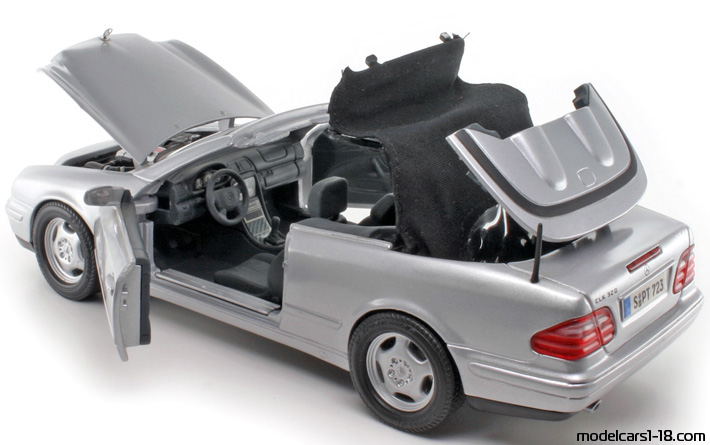 1997 - Mercedes CLK 320 (A208) Anson 1/18 (Сребрист) Отваряеми части