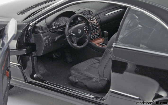 2003 - Mercedes CLK 320 (C209) Kyosho 1/18 (Черен) Интериор арматурно табло