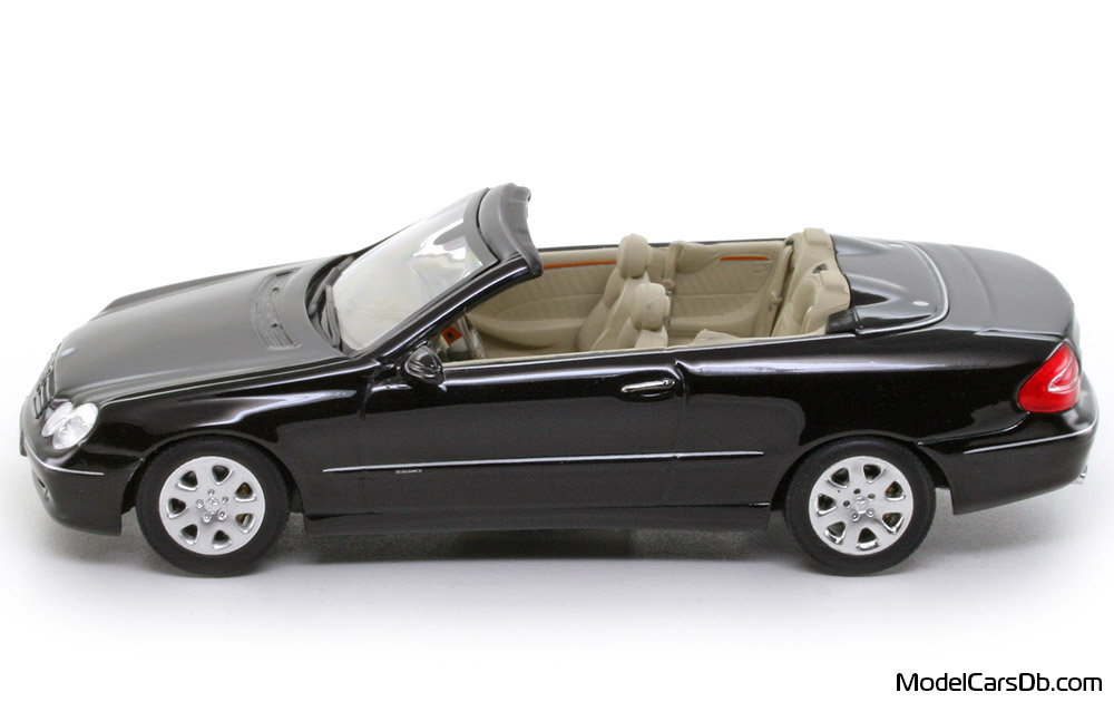 2003 - Mercedes CLK 320 Cabriolet (A209) Minichamps 1/43 (Black) Страна