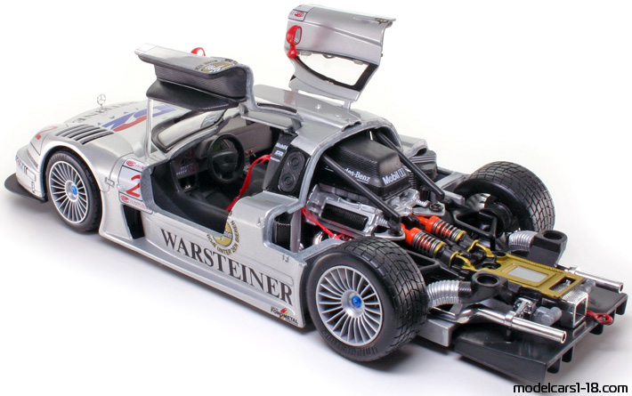 1998 - Mercedes CLK LM Maisto 1/18 (Сребрист) Отваряеми части