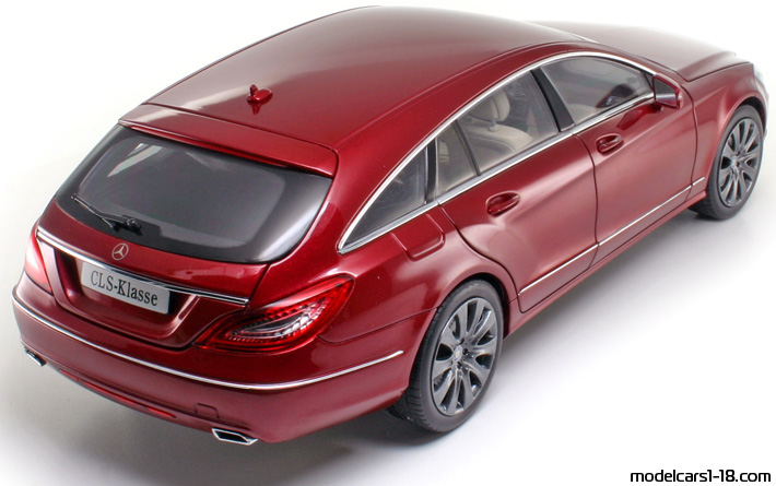2012 - Mercedes CLS Shooting Brake (X218) Norev 1/18 (Червен) Задна дясна страна